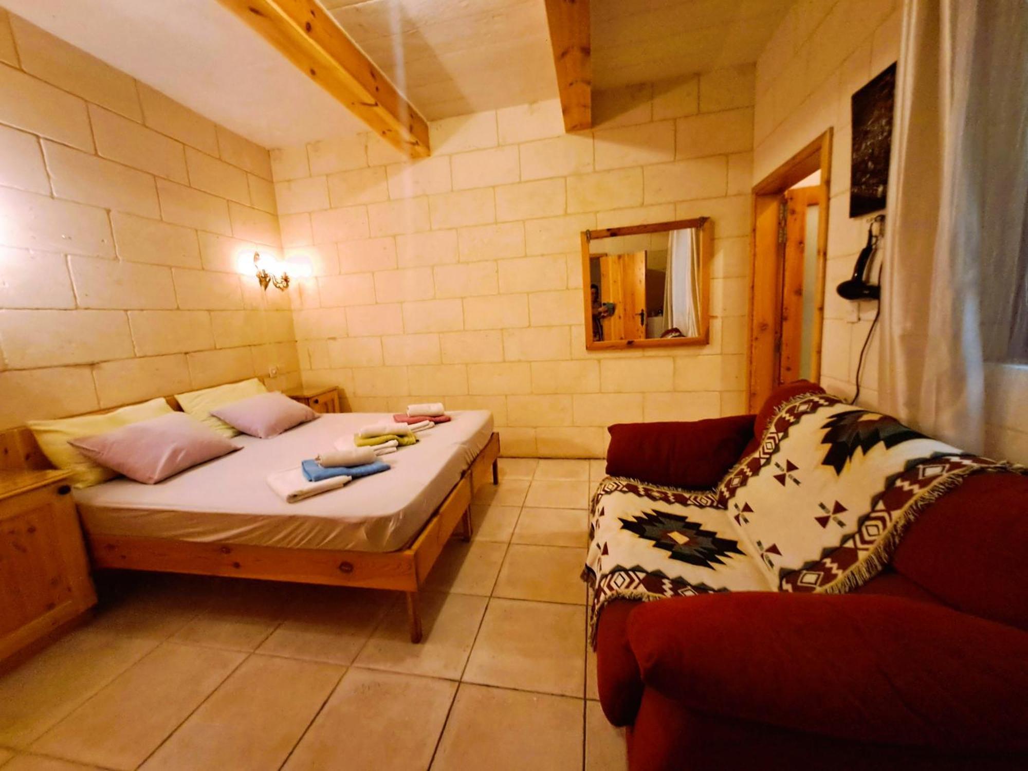 Happy & Healthy Gozo, Self-Check-In Guest House Victoria Habitación foto