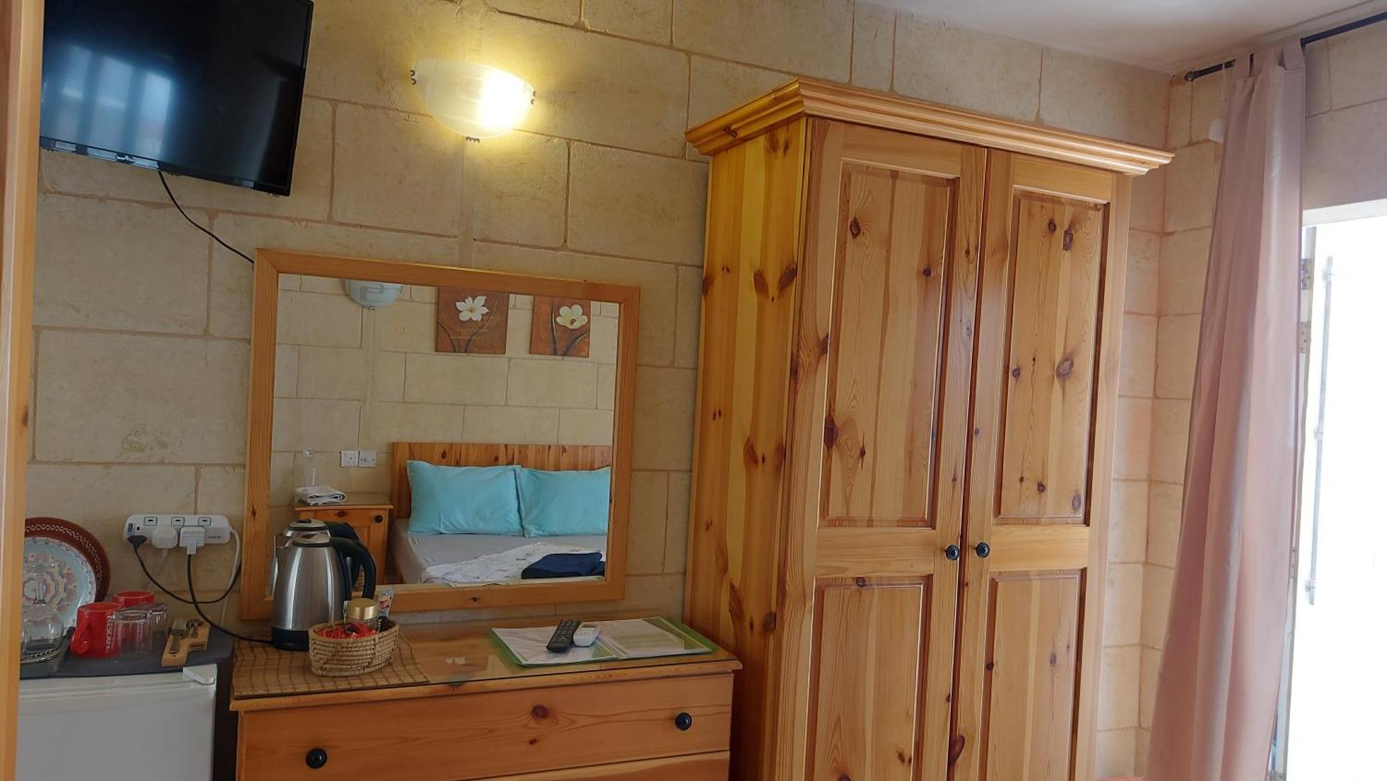 Happy & Healthy Gozo, Self-Check-In Guest House Victoria Habitación foto